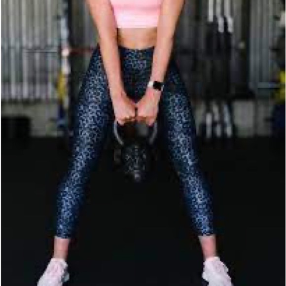 ZYIA Brilliant Cheetah Leopard‎ Print Scrunch Butt Leggings Blue Black - Picture 3 of 12